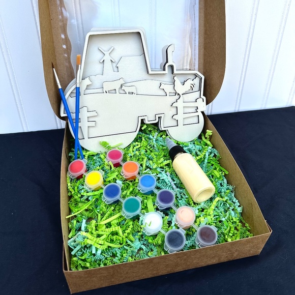 Tractor - Paint Kit - Handmade - Wooden - Picture 1 of 2